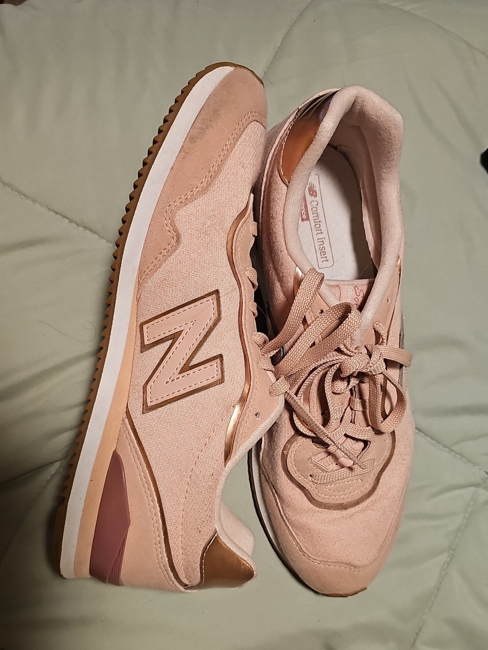 New Balance Women's Rose Gold Retro Trainer Sneakers